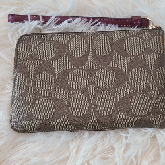 NWT Coach Wrislet - Picture 4 of 5